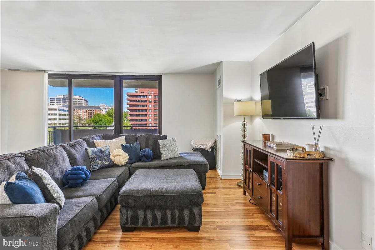 4620 N Park Avenue #903e photo 11