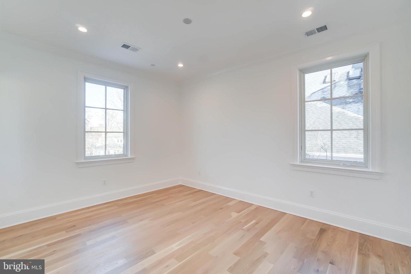 4422 Walsh Street photo 55