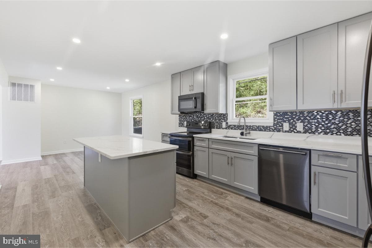 24823 Cutsail Drive photo 13