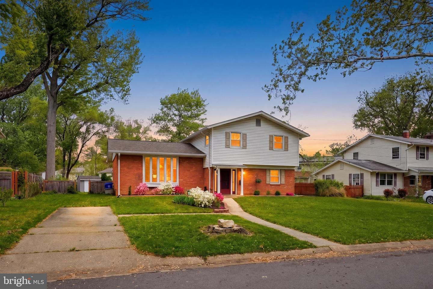 1905 Ventura Avenue photo 2