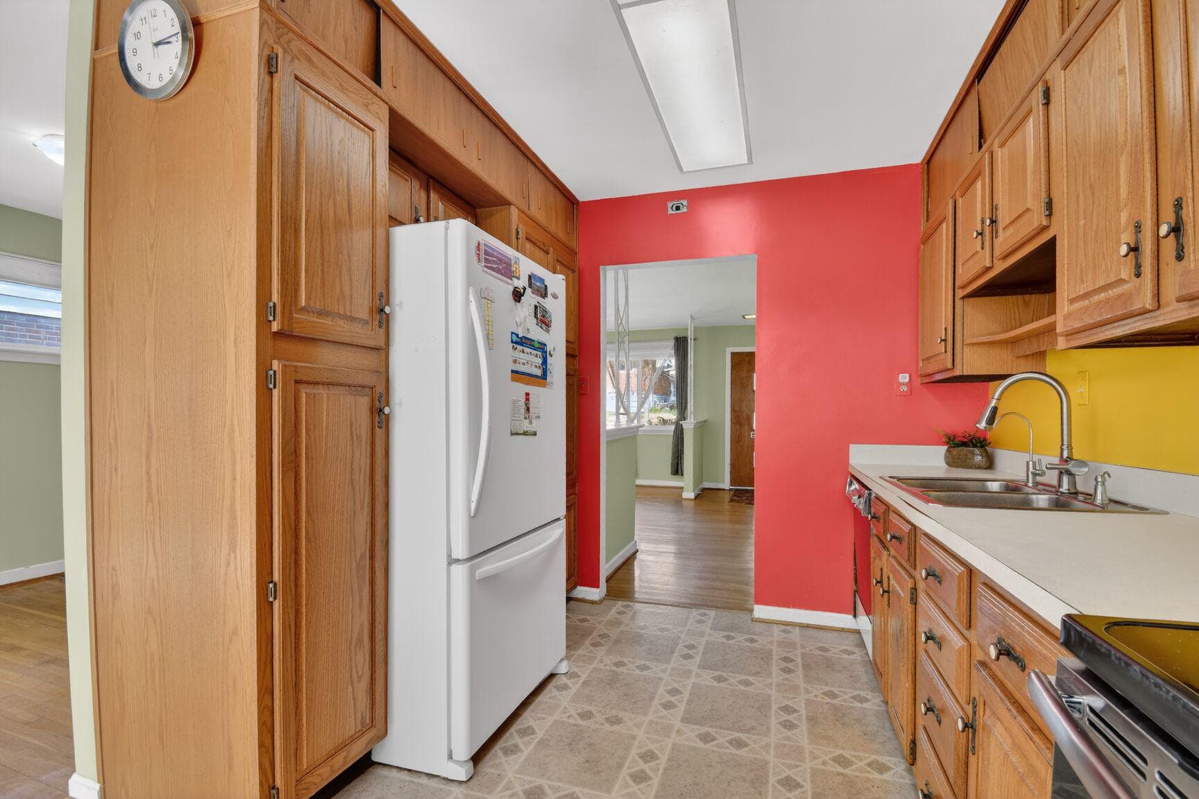 10226 Leslie Street photo 11