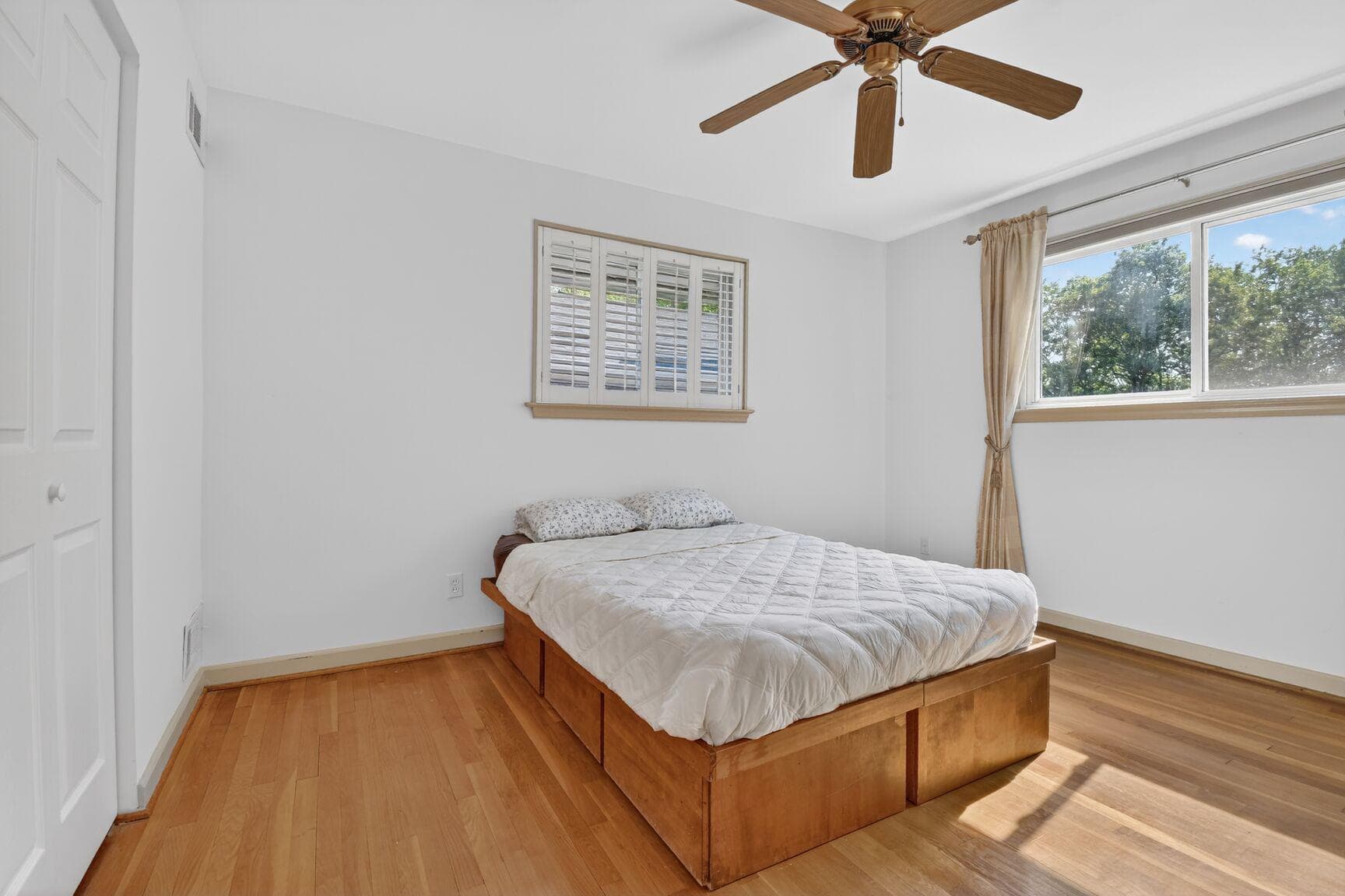 10226 Leslie Street photo 13