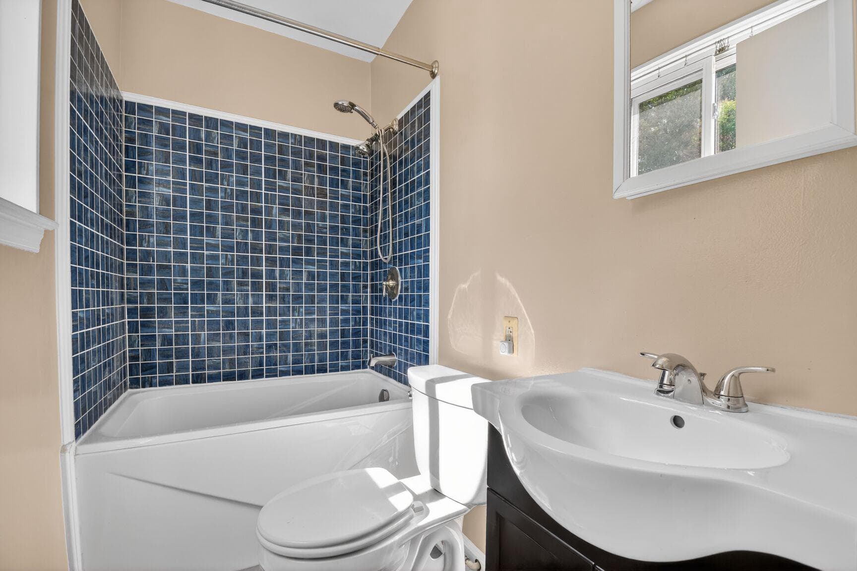 10226 Leslie Street photo 15