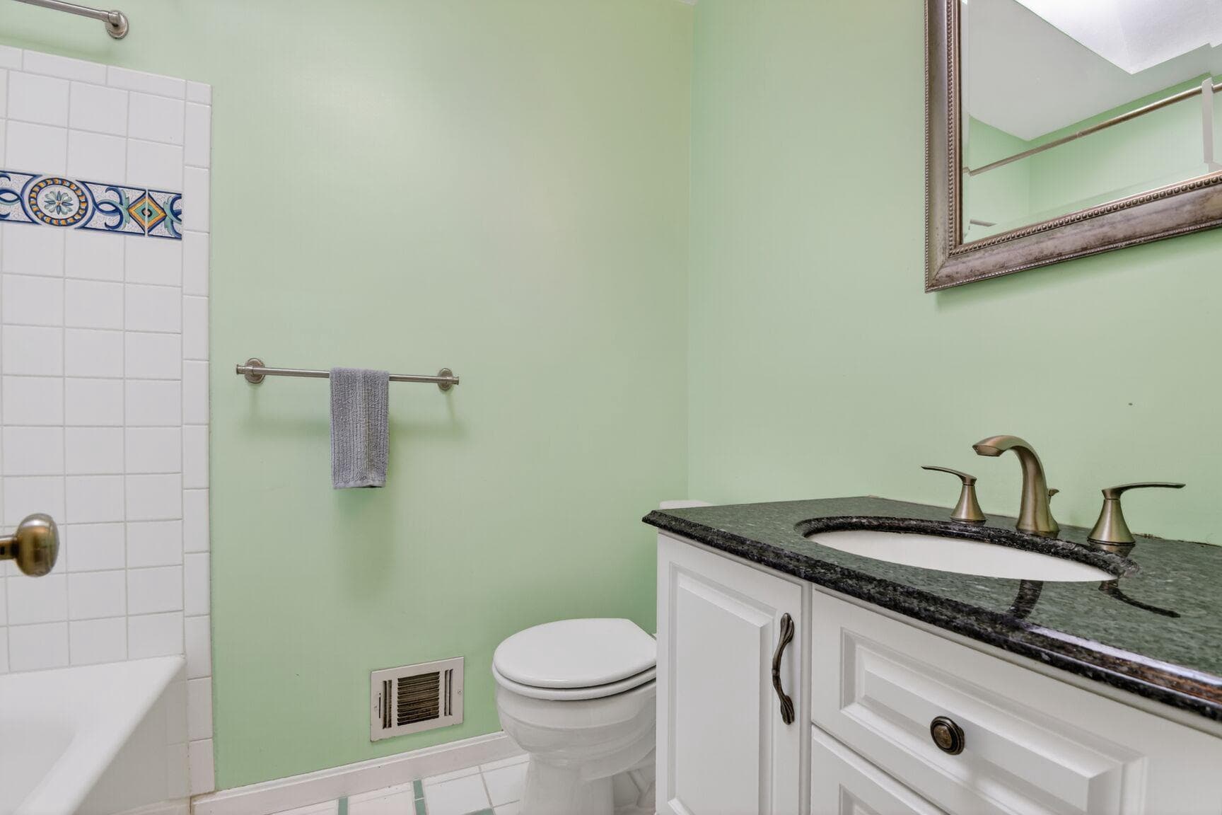 10226 Leslie Street photo 18