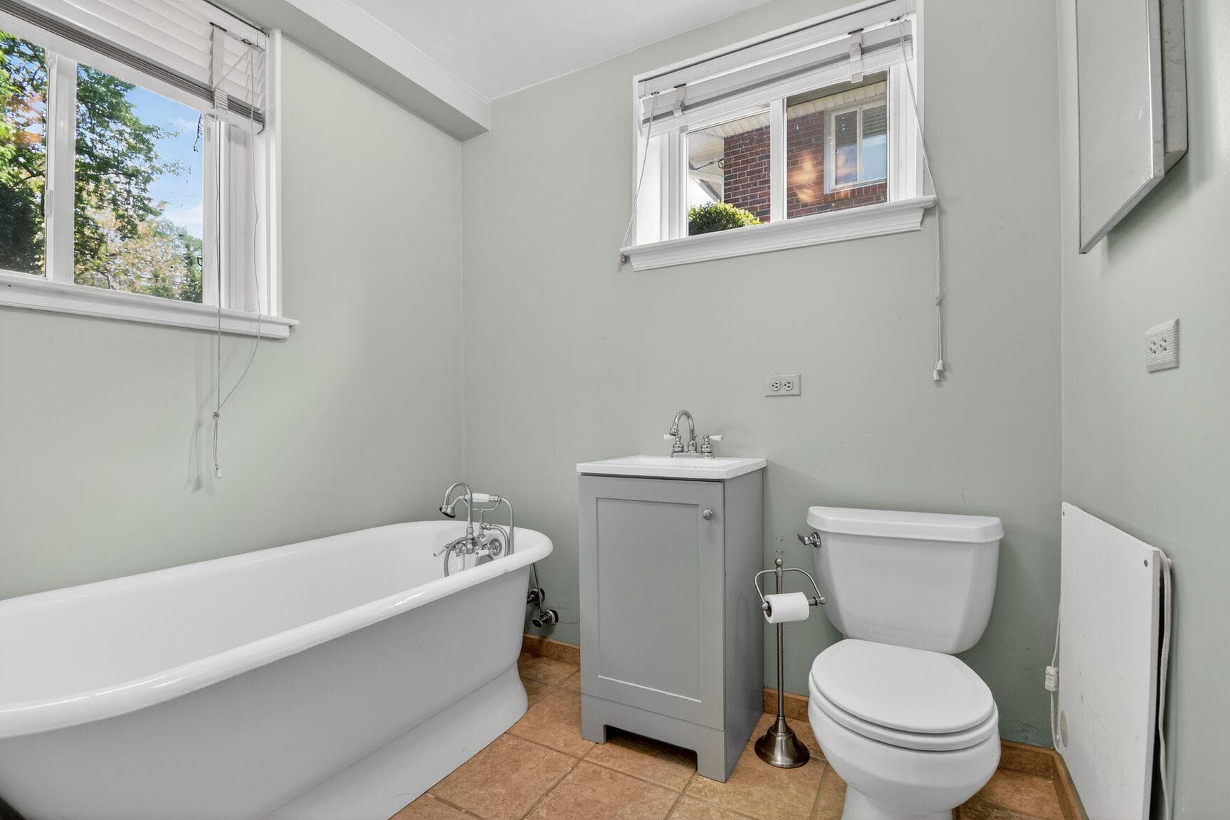 10226 Leslie Street photo 22