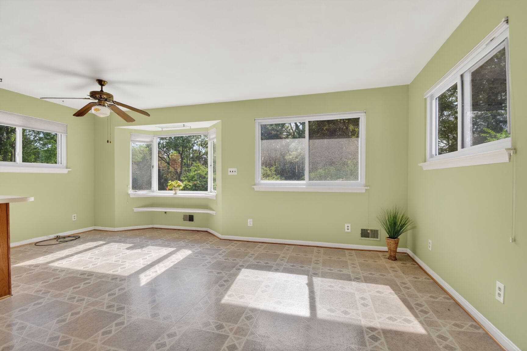 10226 Leslie Street photo 6
