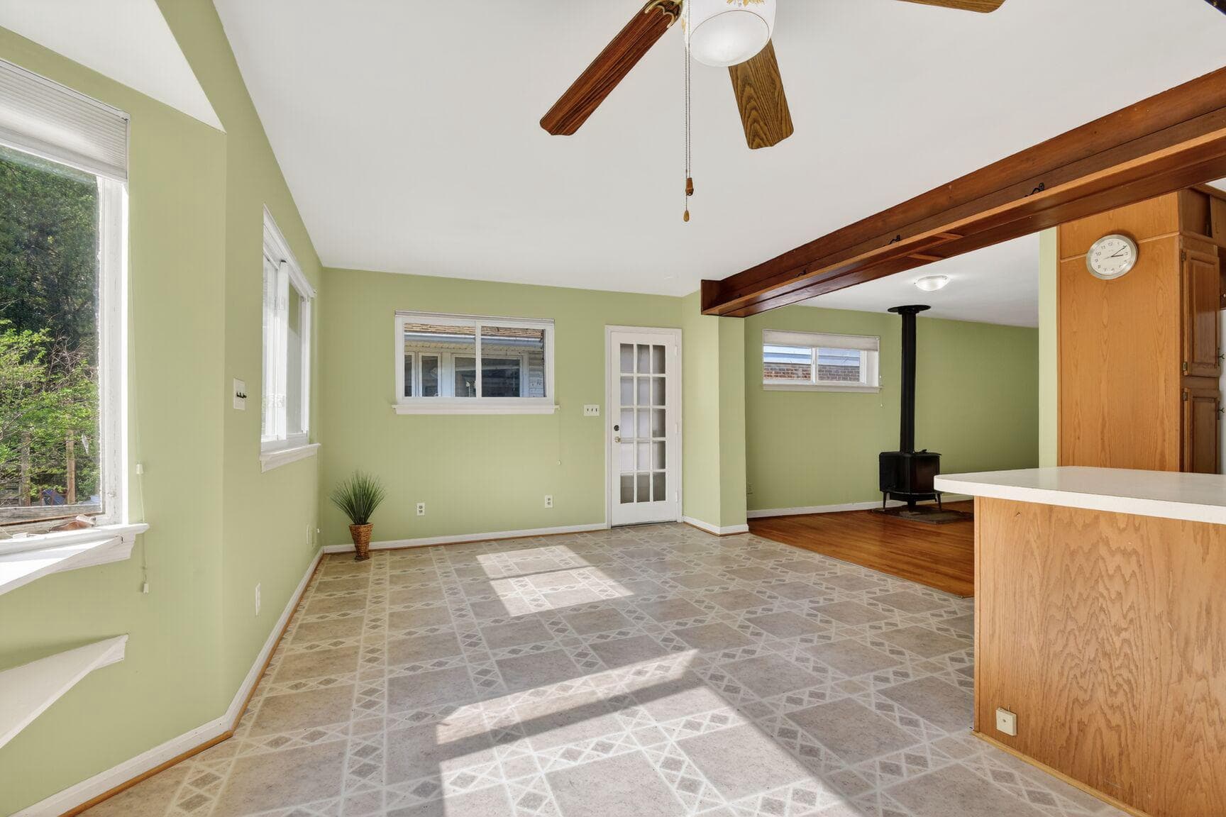 10226 Leslie Street photo 8