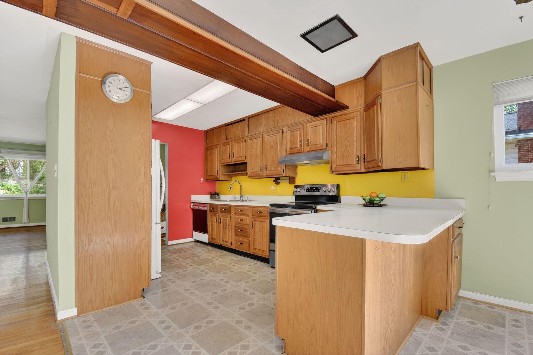 10226 Leslie Street photo 9