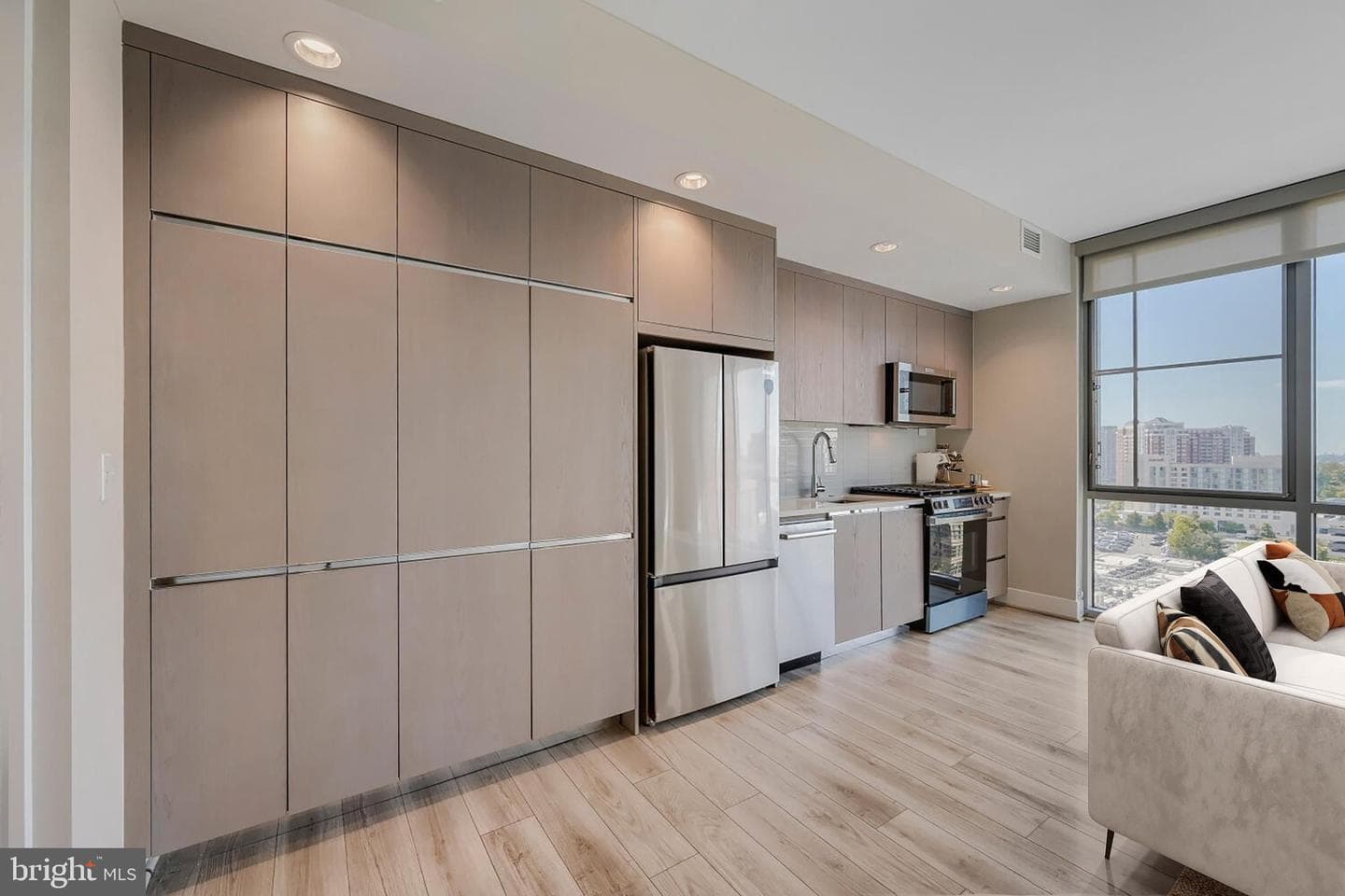 930 Rose Avenue #1603 photo 6