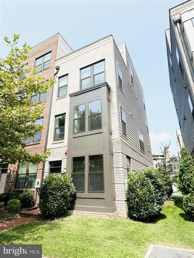 913 King Farm Boulevard, Rockville