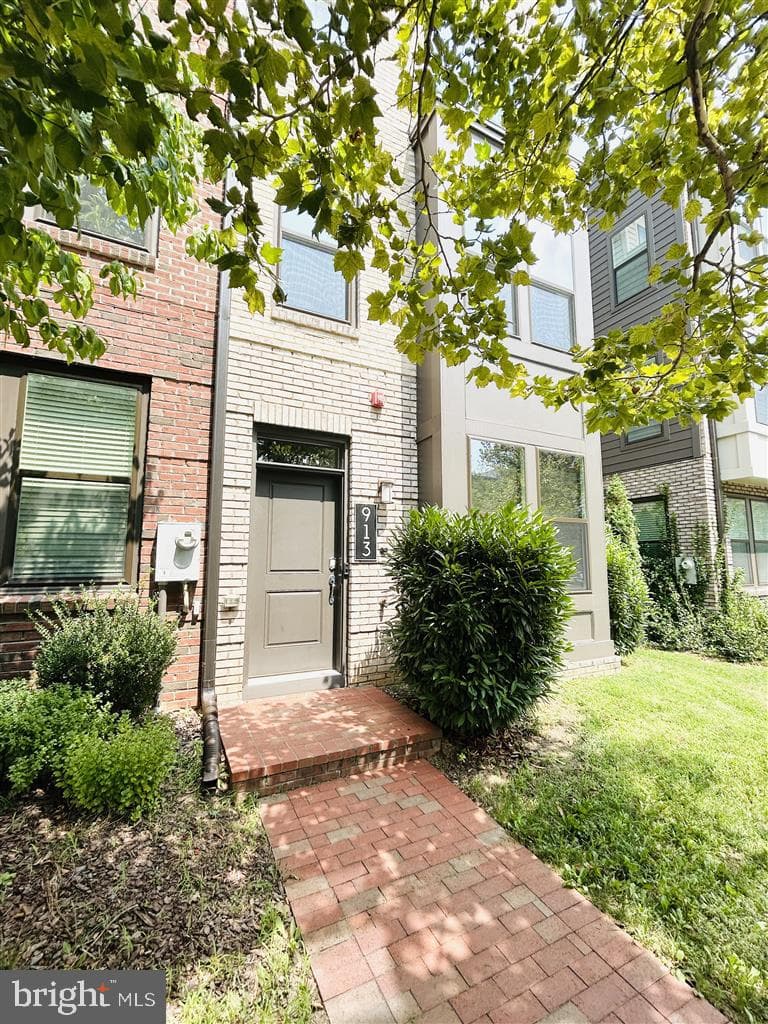 913 King Farm Boulevard, Rockville