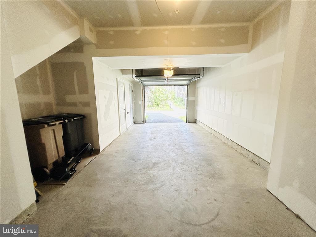 913 King Farm Boulevard photo 24