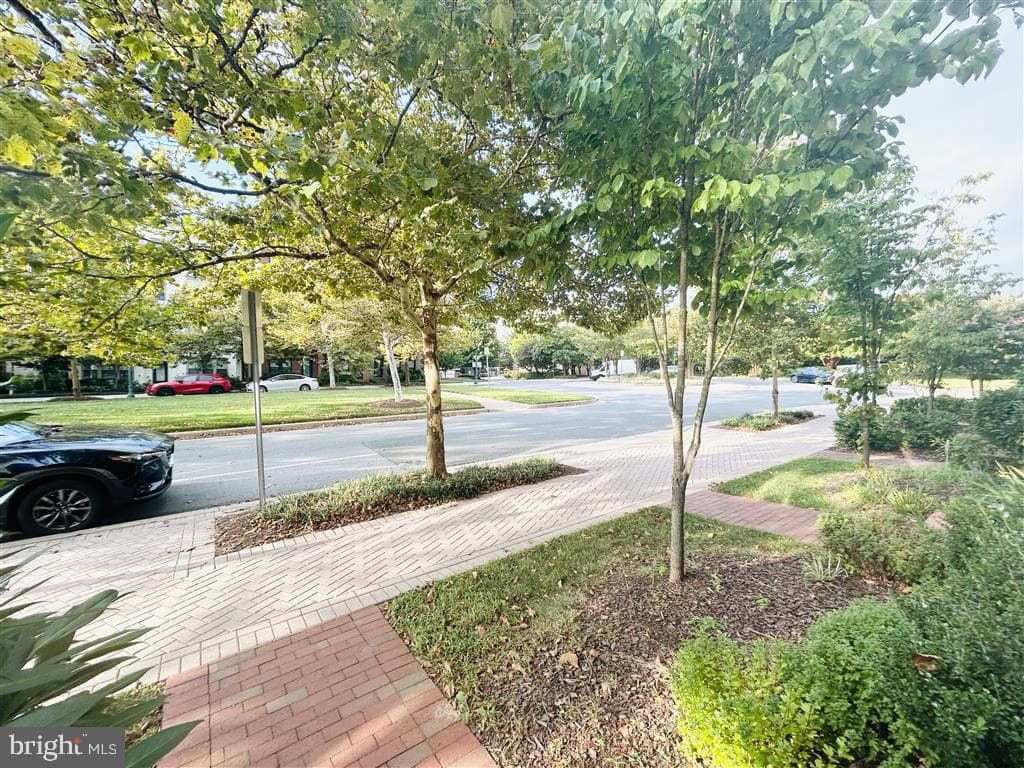 913 King Farm Boulevard photo 25