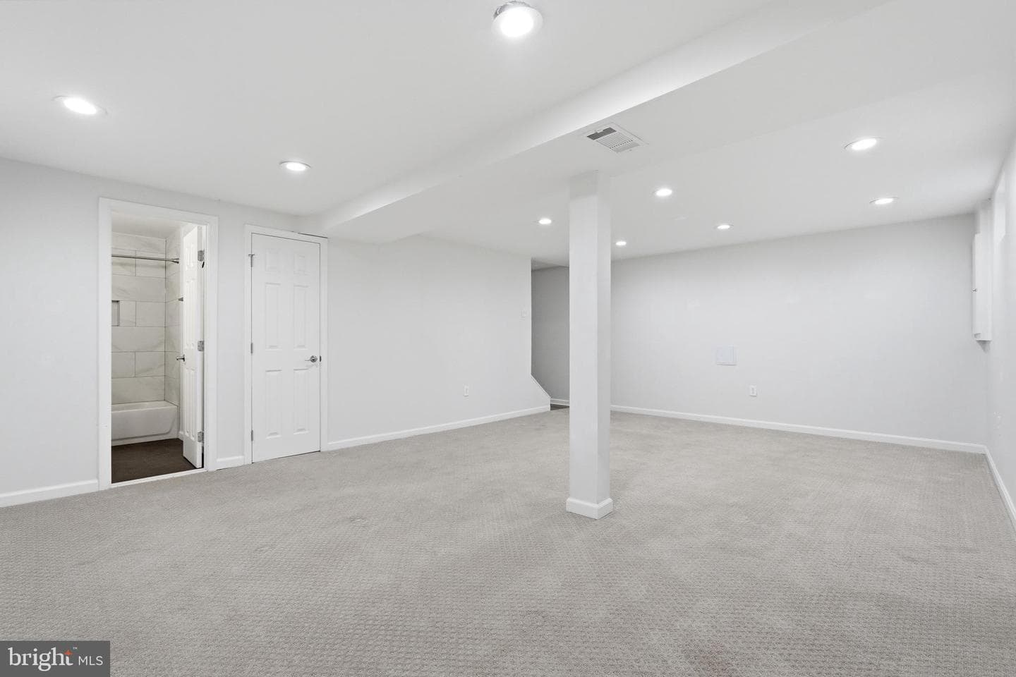 6 Bostwick Court photo 32