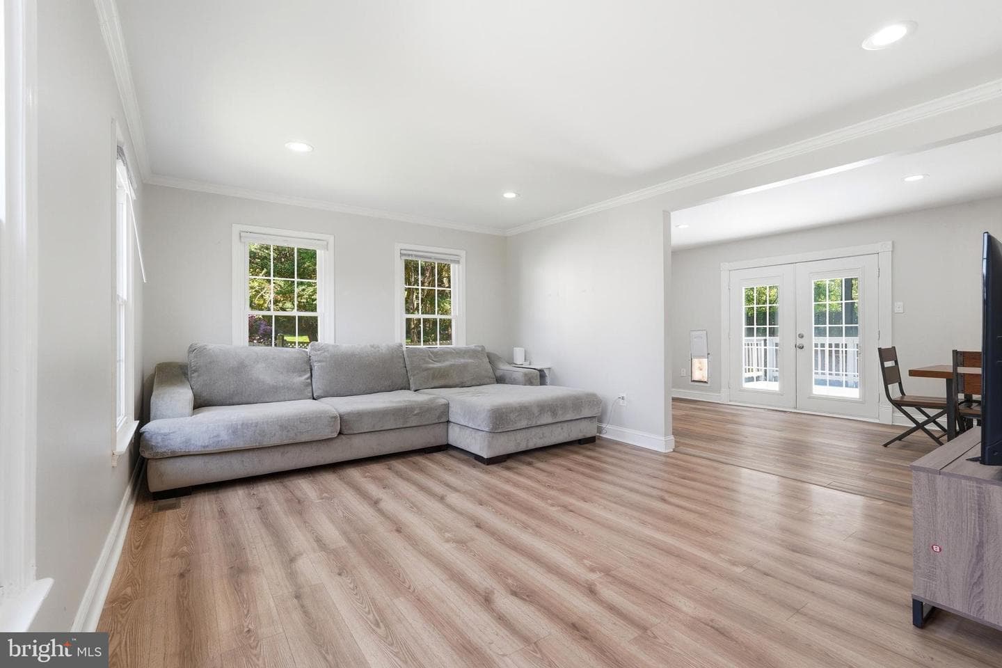 6 Bostwick Court photo 6