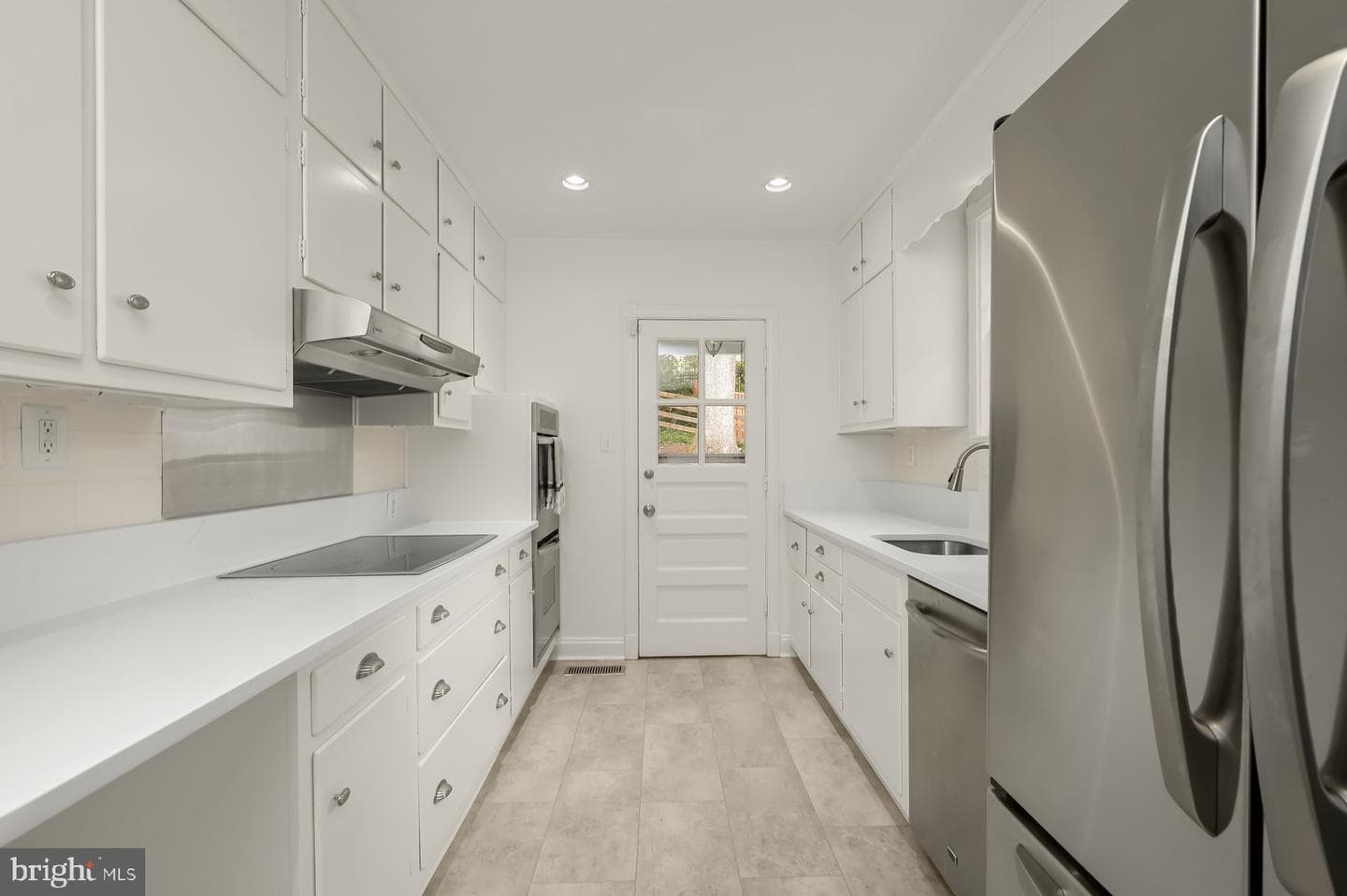 7214 Rollingwood Drive photo 4