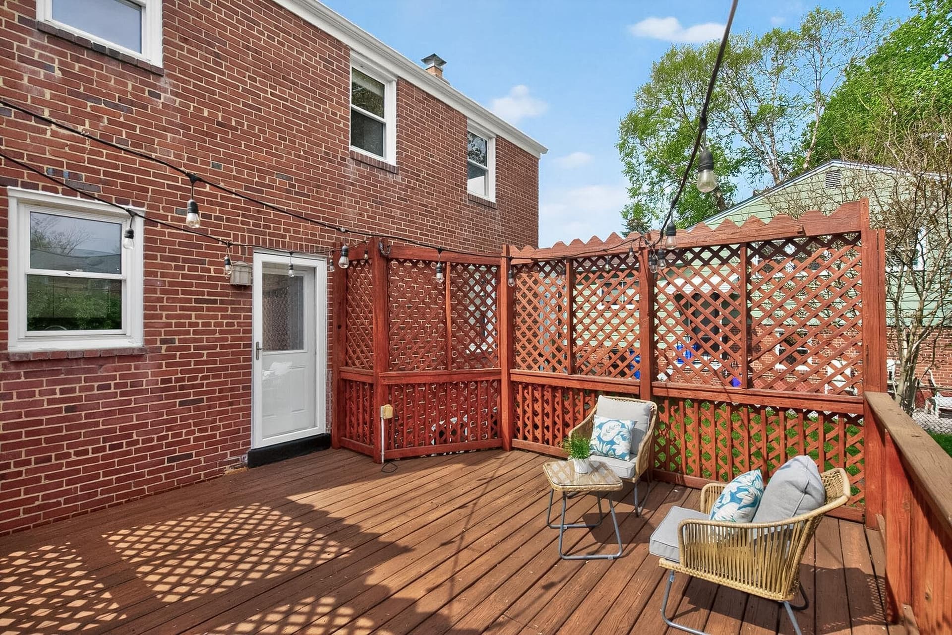 10015 Markham Street photo 27