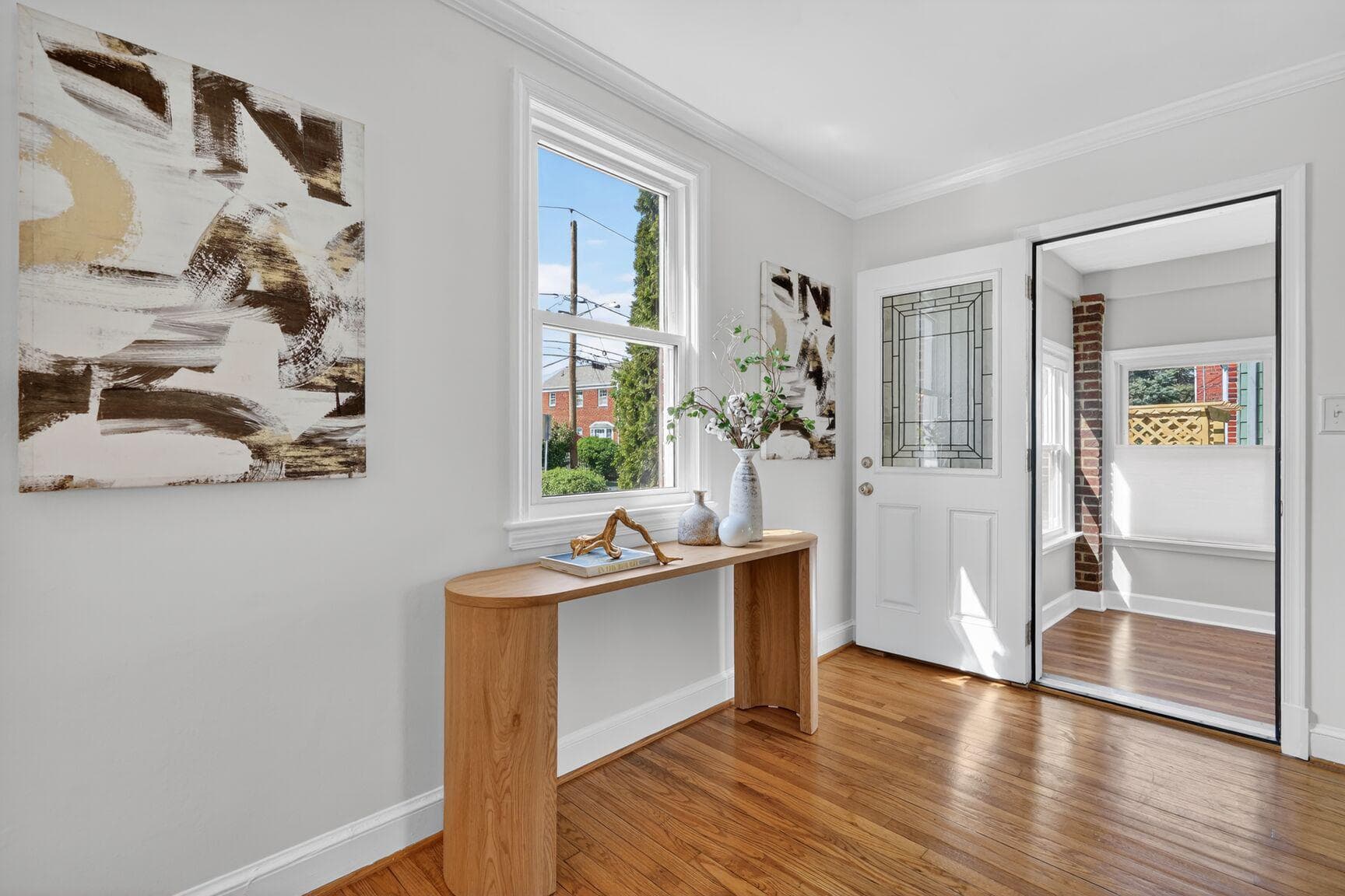 10015 Markham Street photo 3