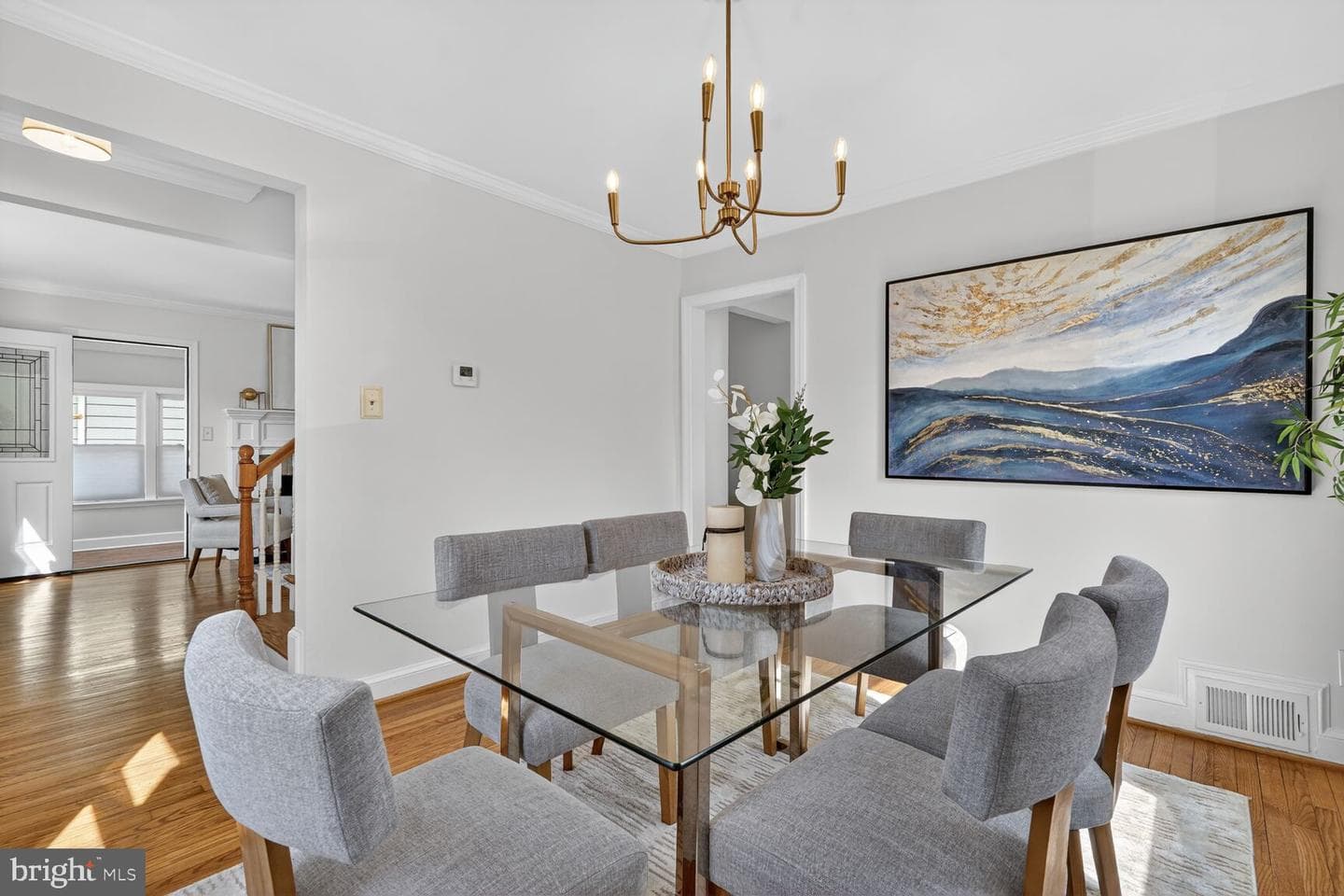 10015 Markham Street photo 8