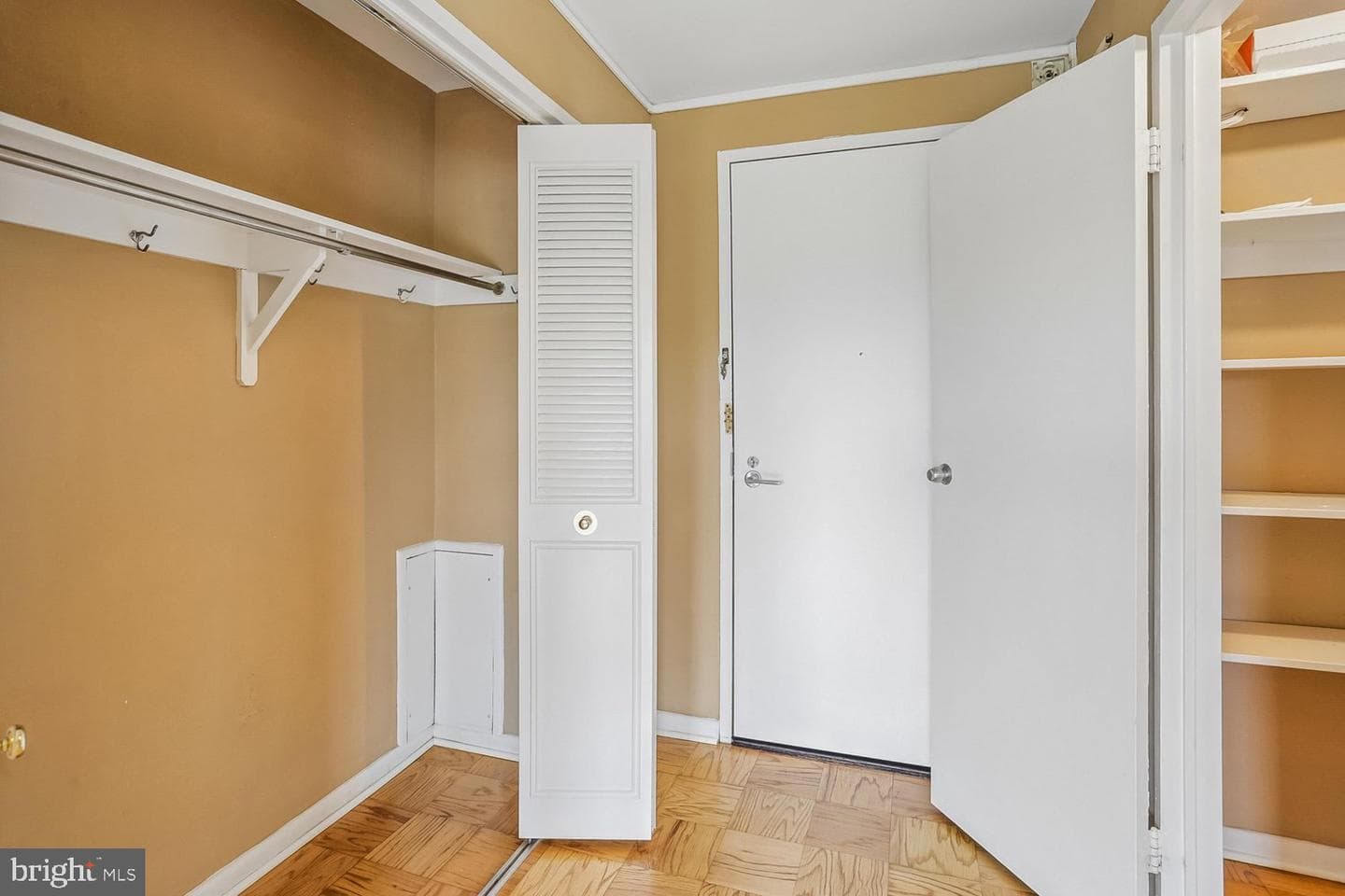 10201 Grosvenor Place #1206 photo 5