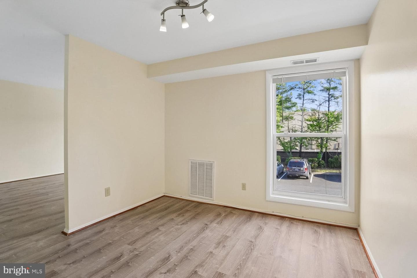 11925 Parklawn Drive #203 photo 11