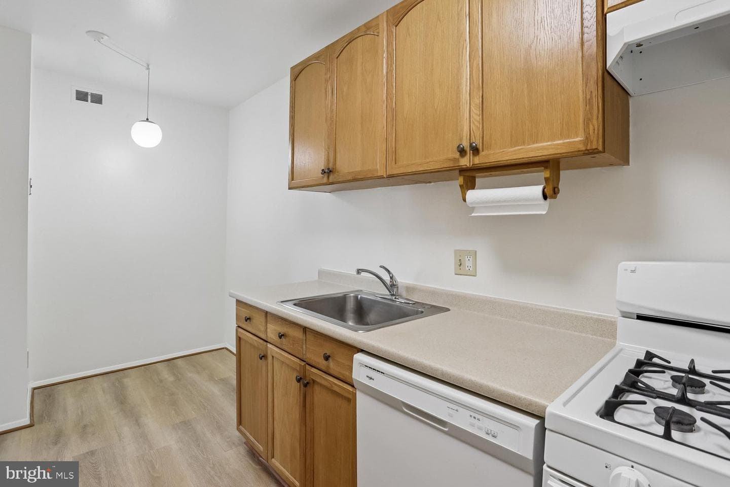 11925 Parklawn Drive #203 photo 17