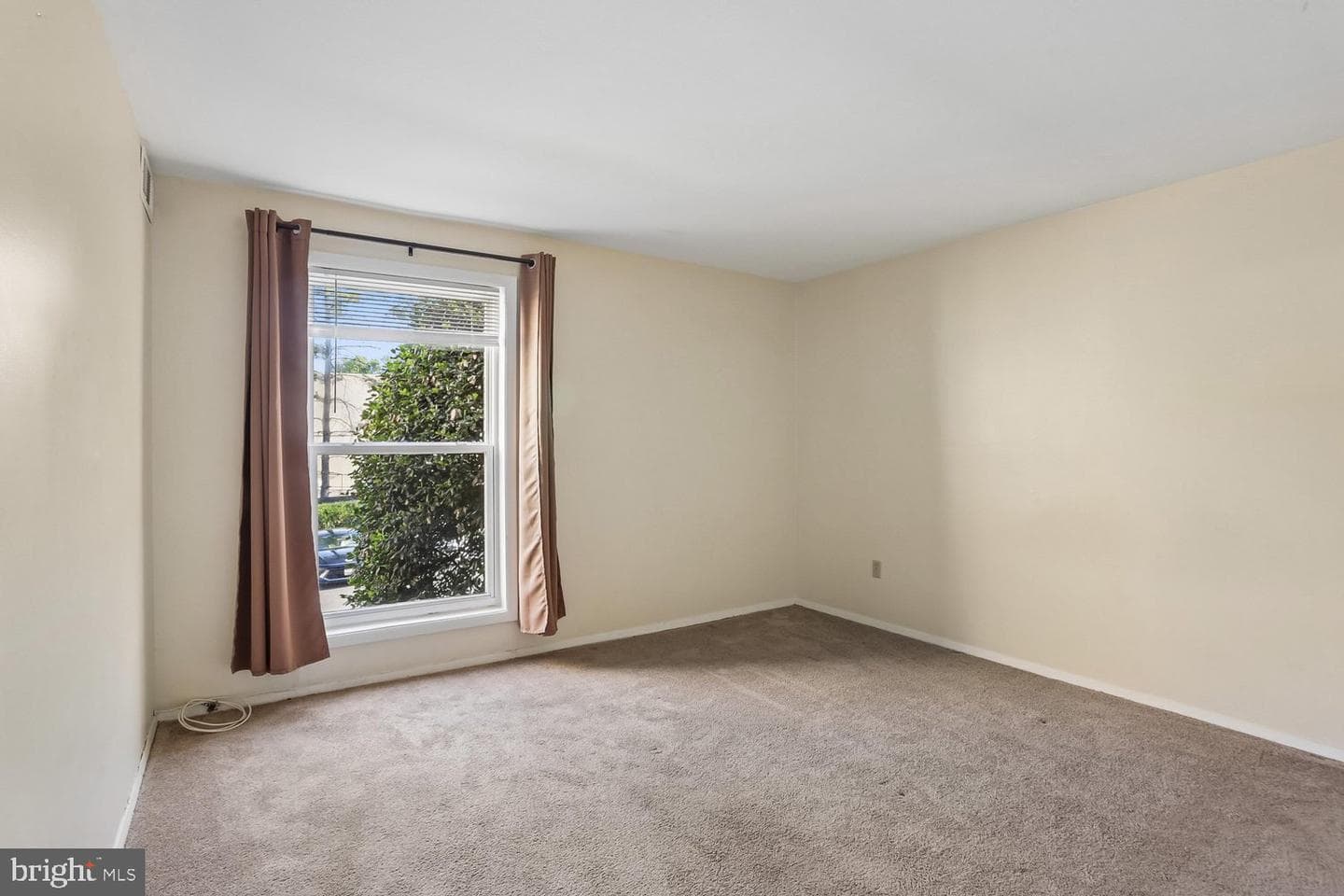 11925 Parklawn Drive #203 photo 20