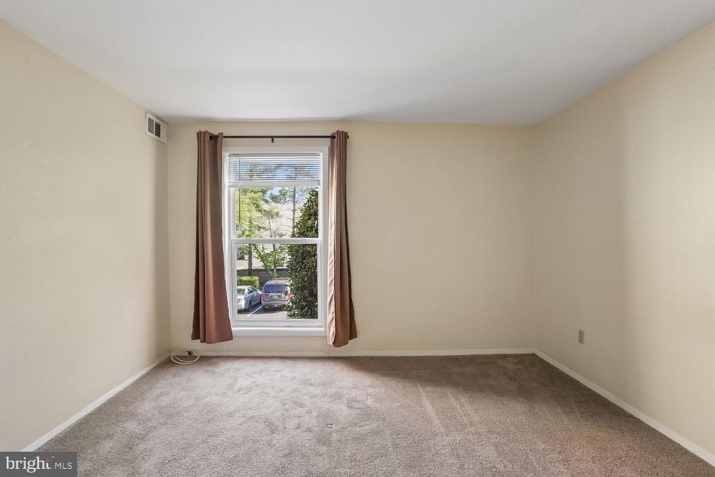 11925 Parklawn Drive #203 photo 21