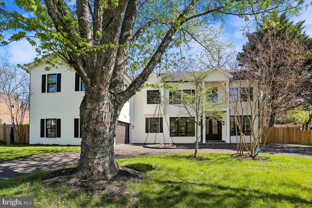 9925 Conestoga Way, Potomac