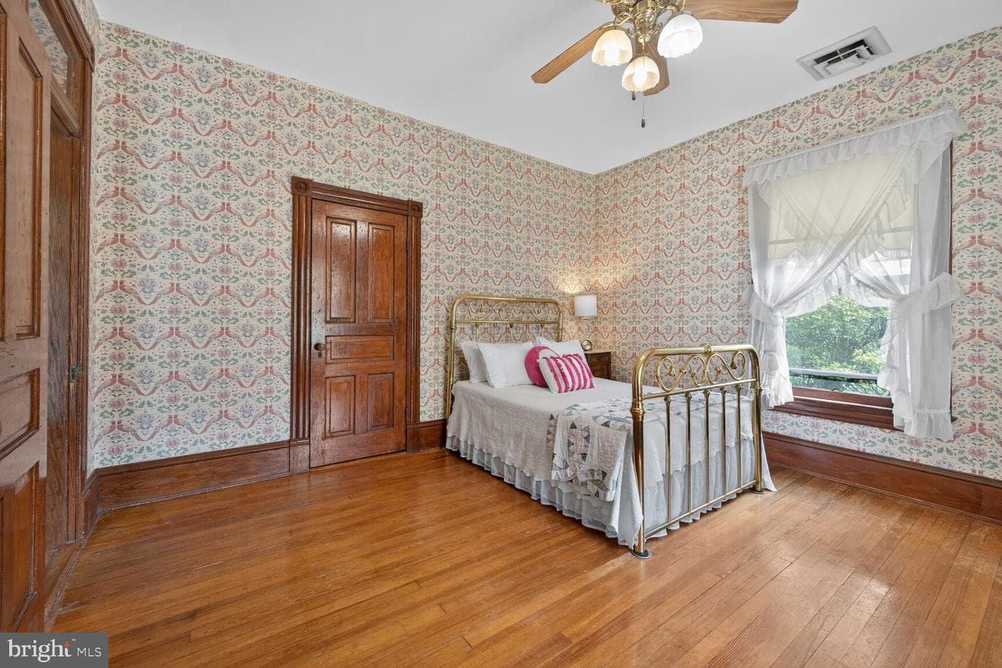 3911 Prospect Street photo 36