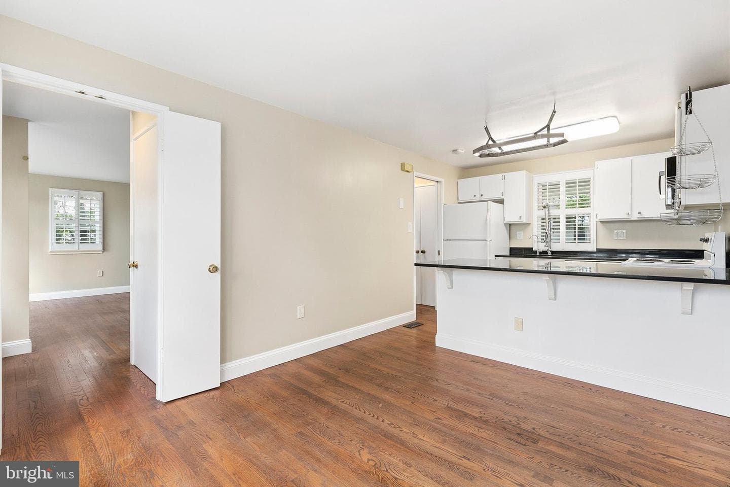 9406 Hale Place photo 10