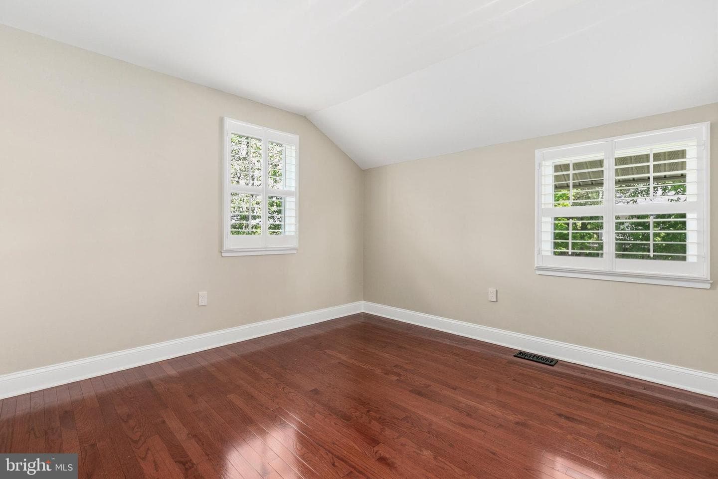 9406 Hale Place photo 26
