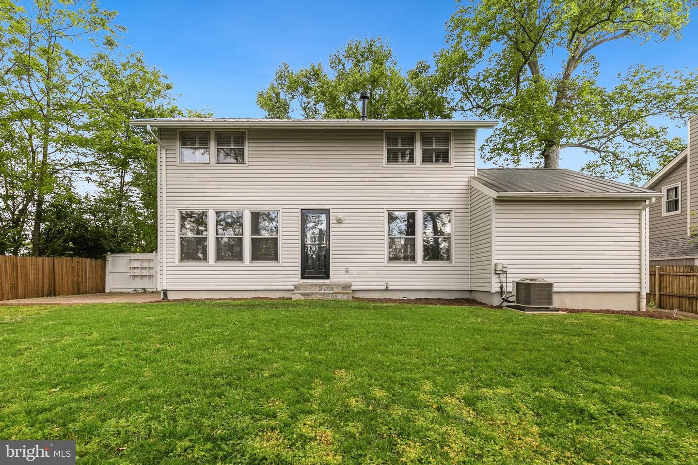 9406 Hale Place photo 37
