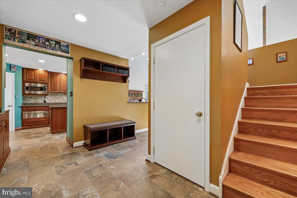 13113 Chestnut Oak Drive photo 29