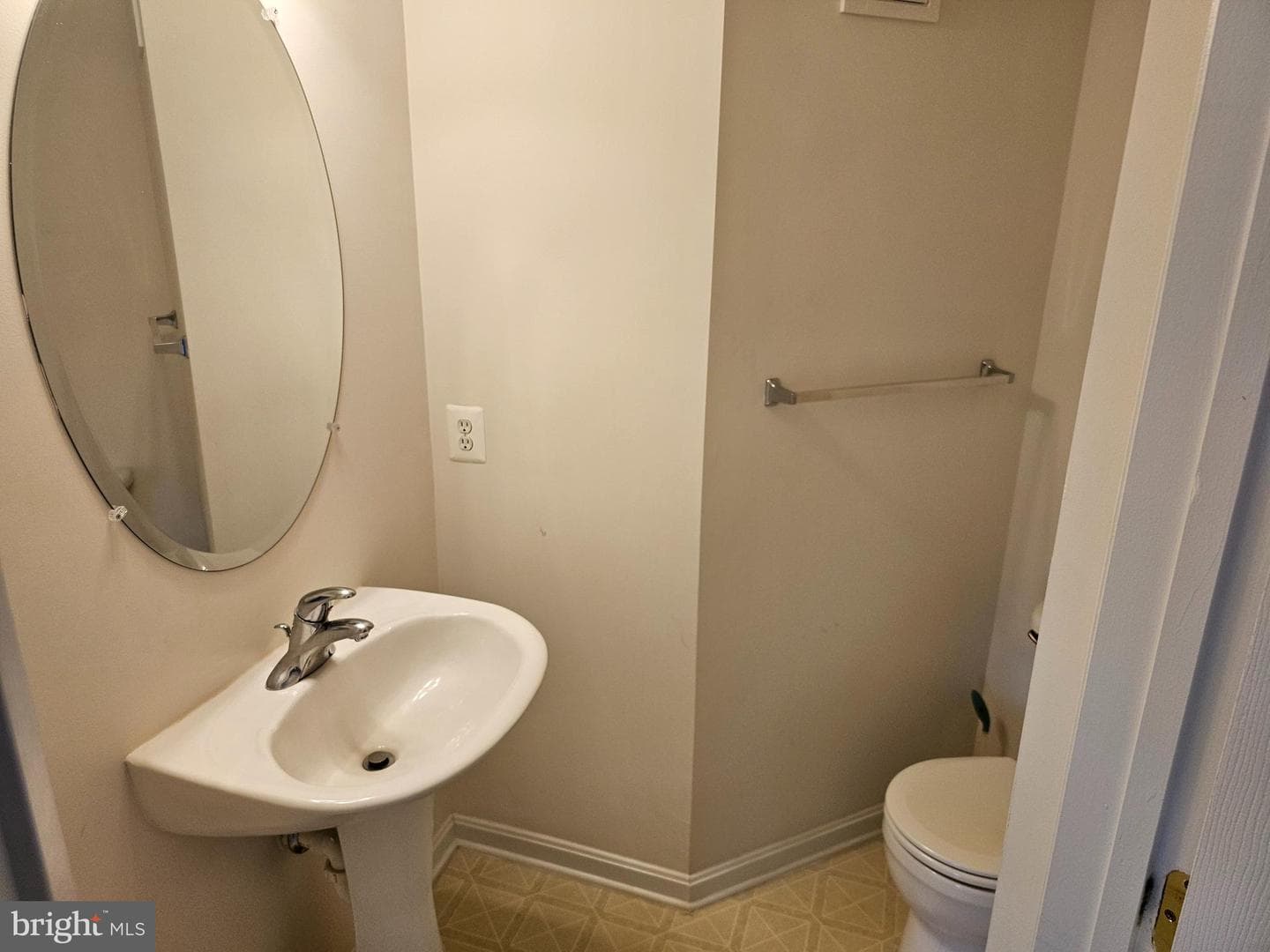 343 Fallsgrove Drive #47 photo 6