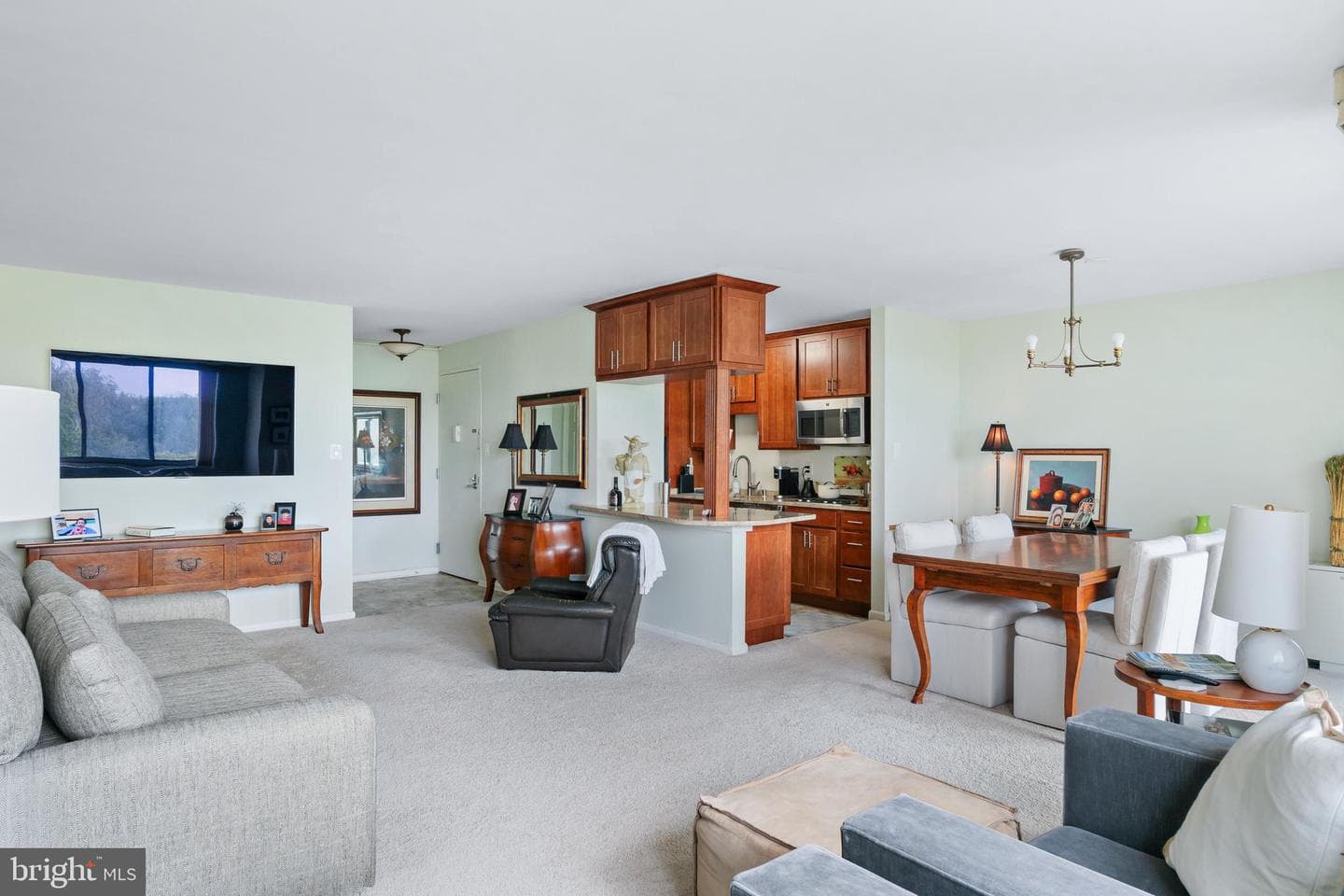 10401 Grosvenor Place #1009, Rockville