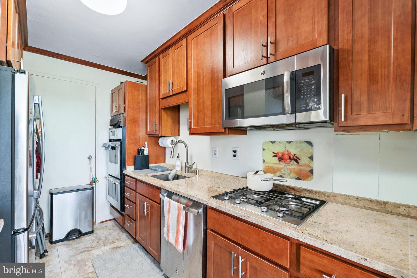 10401 Grosvenor Place #1009 photo 4