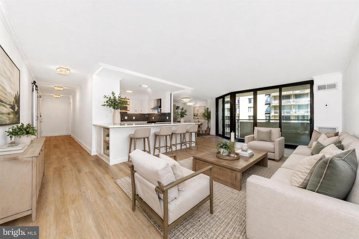 4620 N Park Avenue #902w photo 2