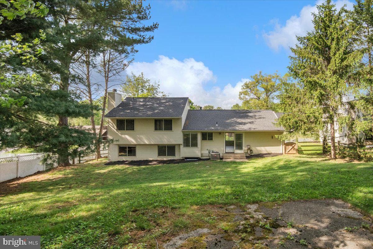 3912 Gelding Lane photo 36