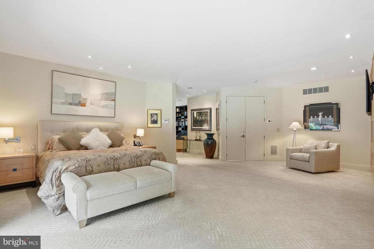 9 Oaklyn Court photo 16