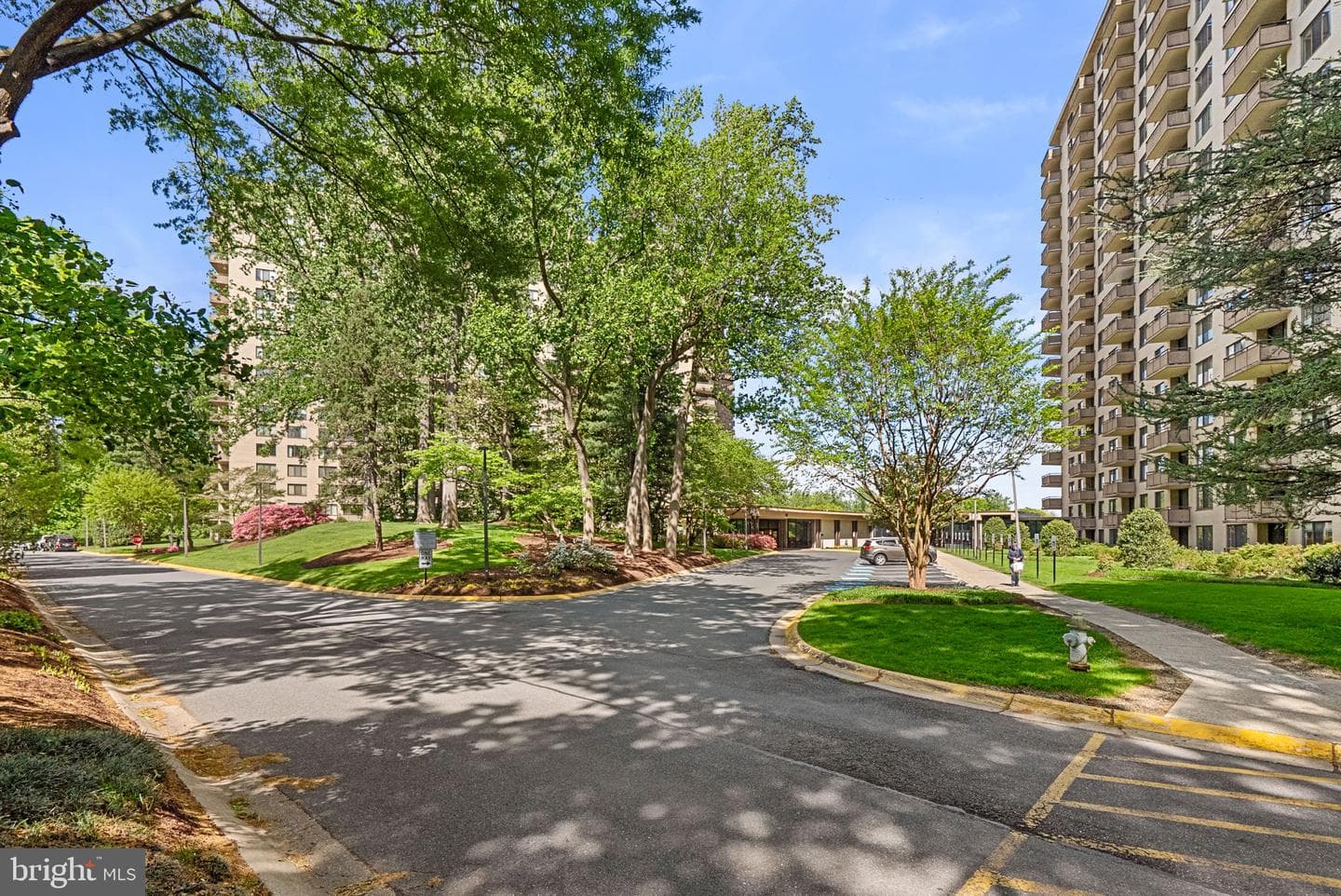 5225 Pooks Hill Road #804n photo 28