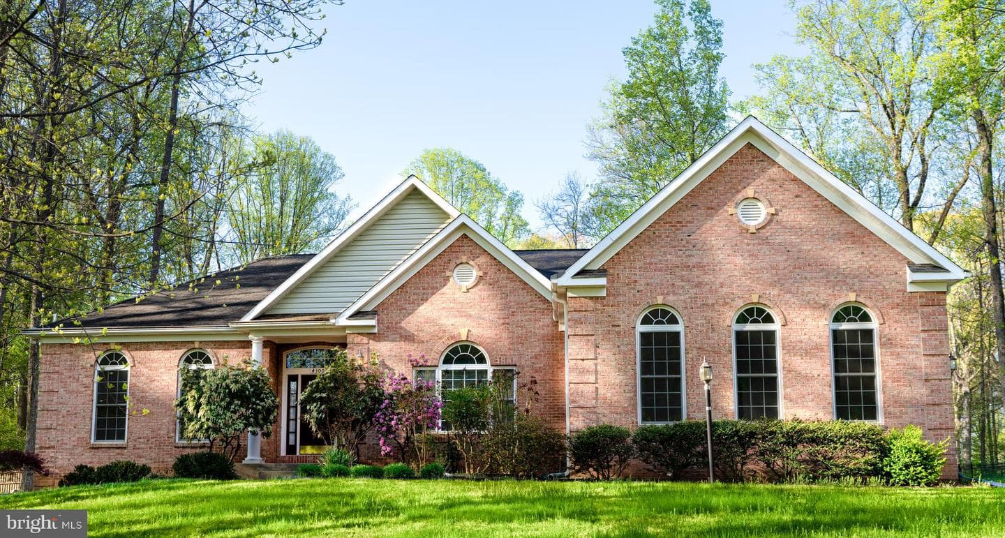 4300 Pinetree Road photo 3