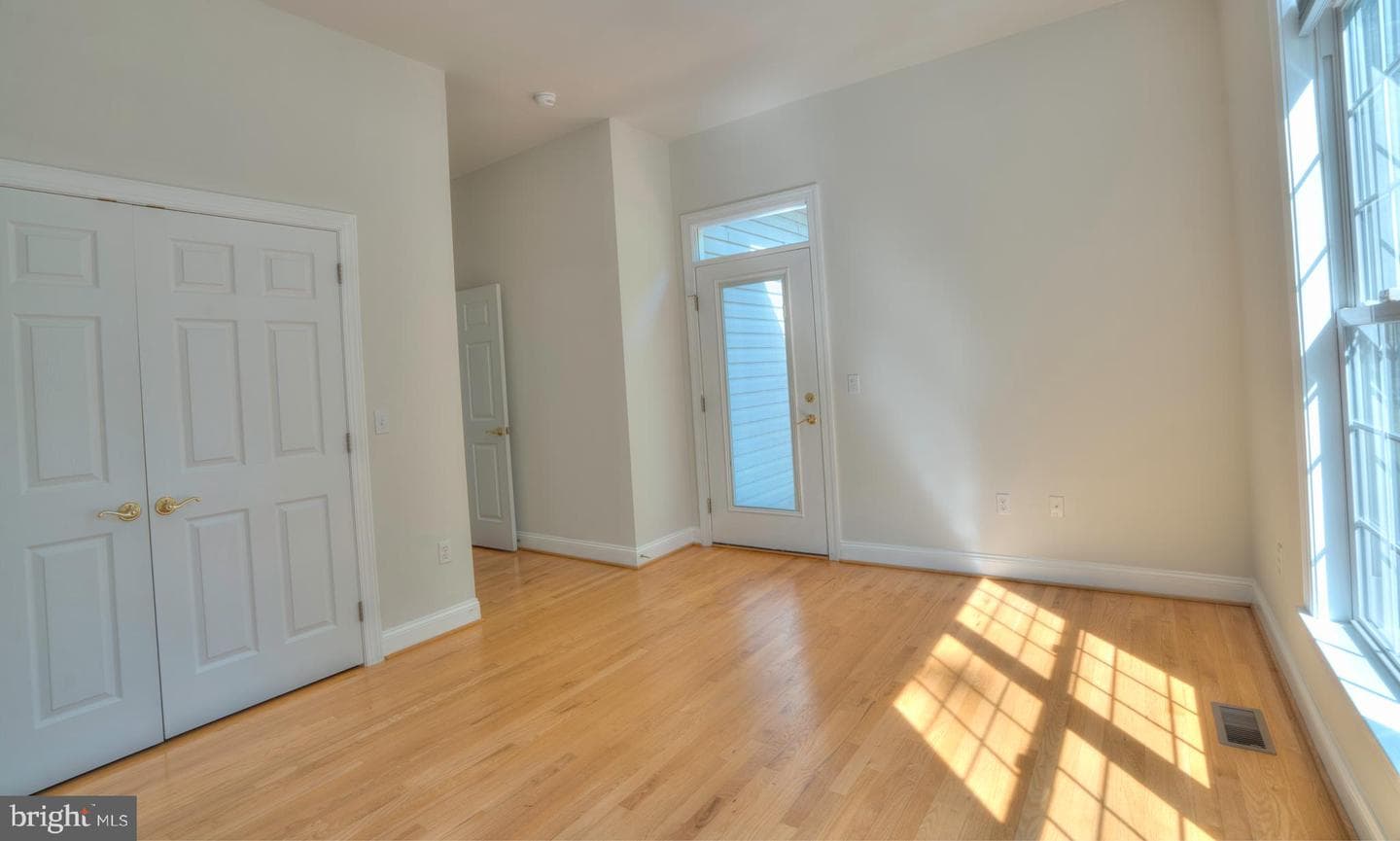 4300 Pinetree Road photo 31