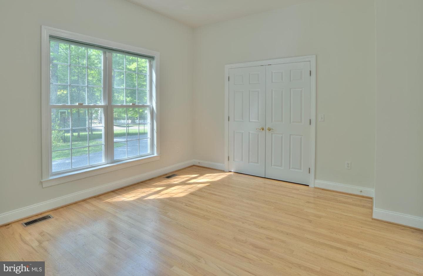 4300 Pinetree Road photo 34