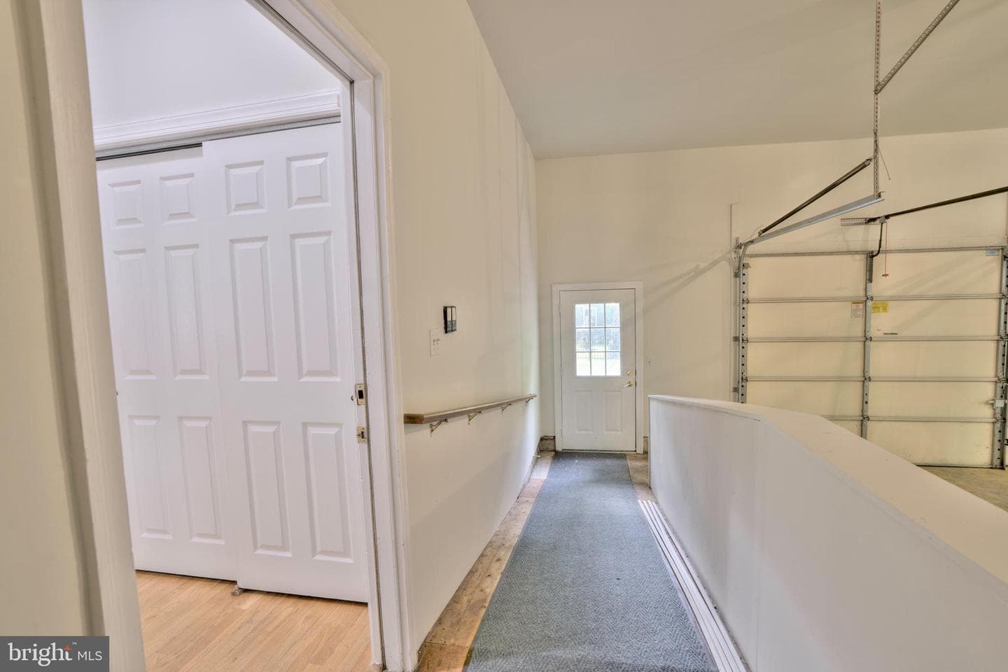 4300 Pinetree Road photo 38