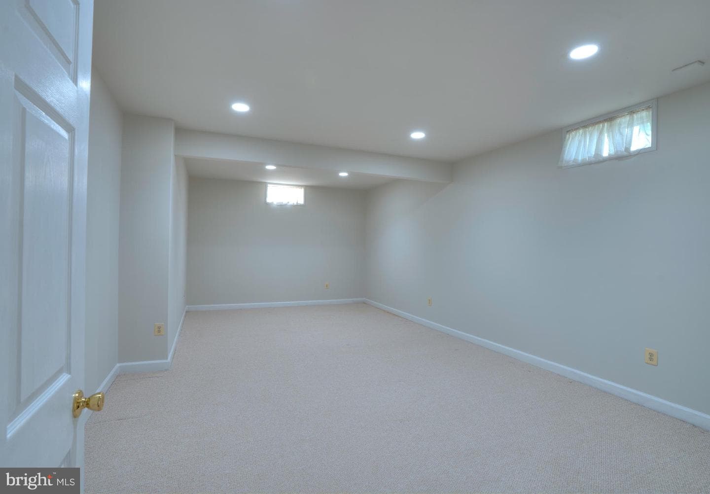 4300 Pinetree Road photo 47