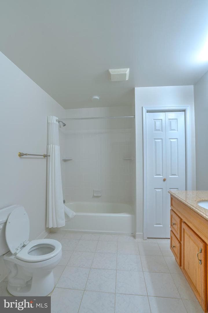 4300 Pinetree Road photo 49