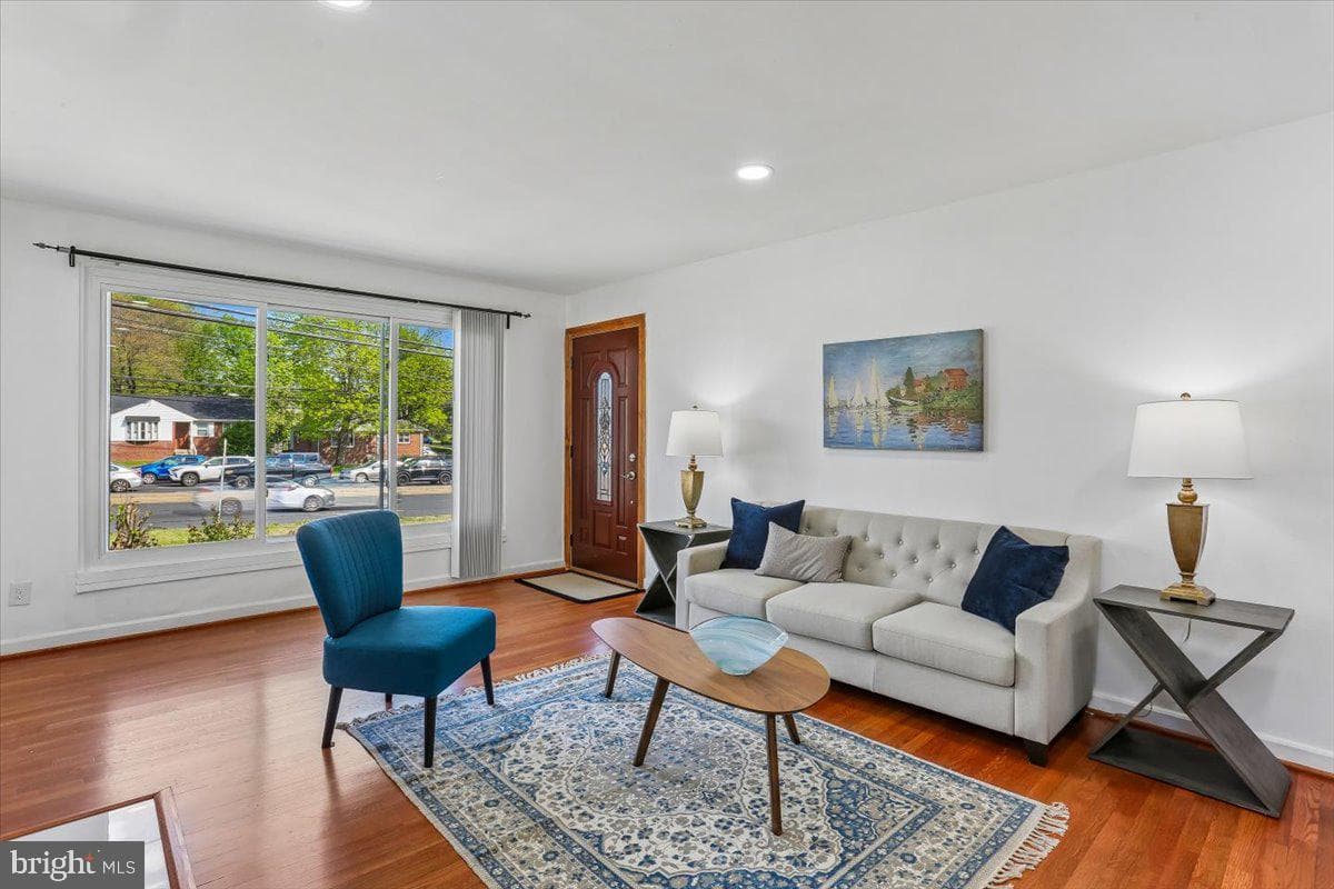 12218 Connecticut Avenue photo 17