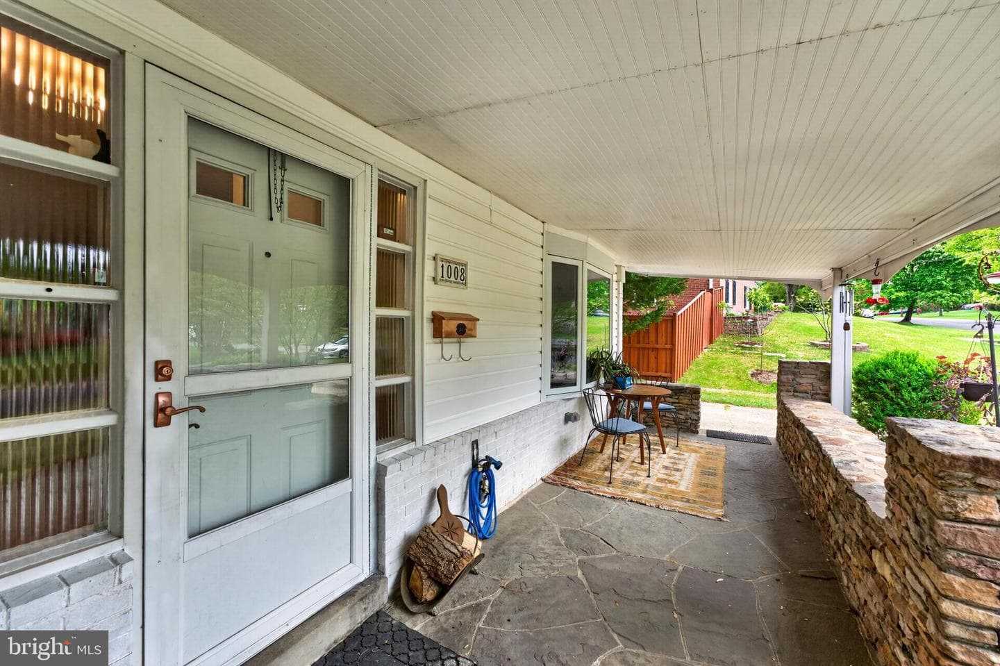 1008 Robroy Drive photo 2