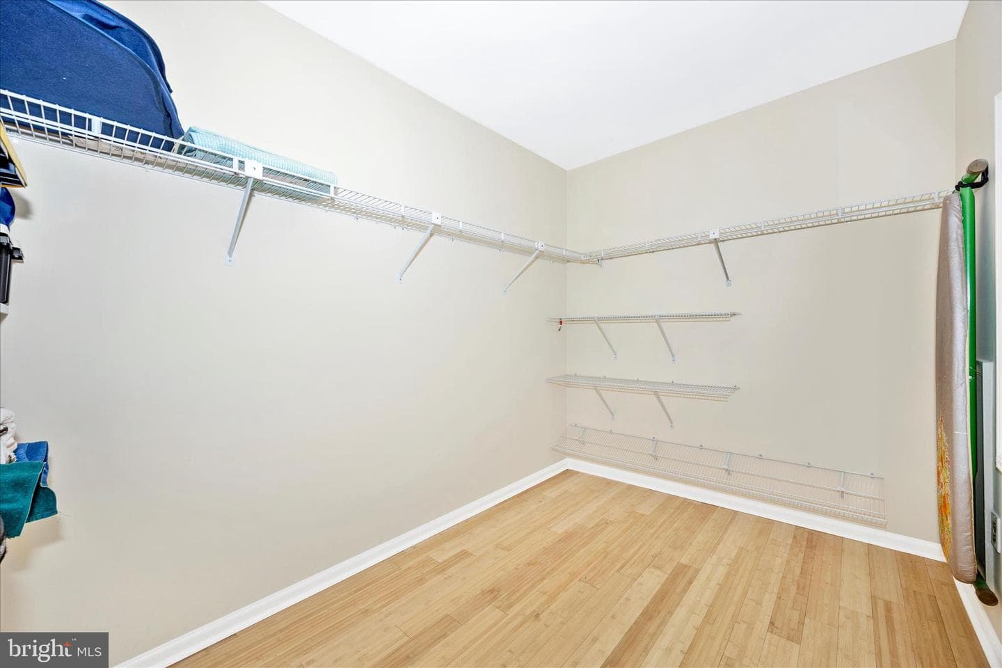 2433 Henslowe Drive photo 26